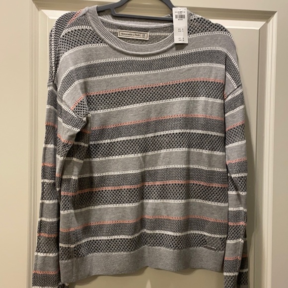 Brand new Abercrombie and Fitch brand sweater. Size medium - Picture 1 of 4